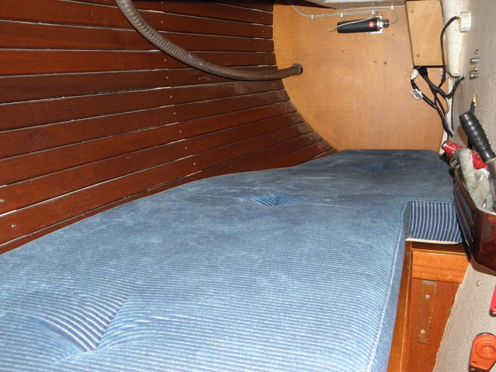 Saloon, Accommodation